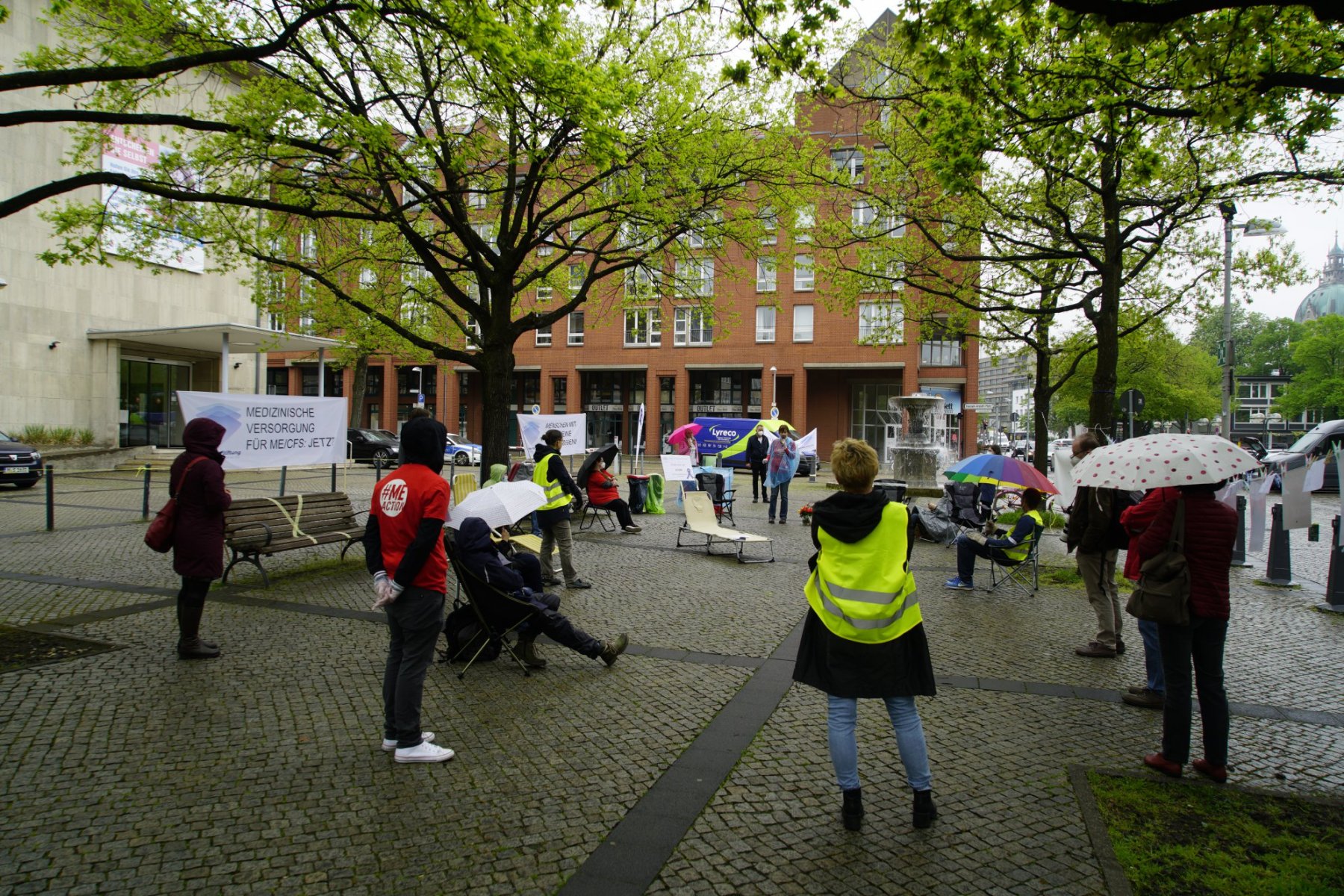 Demonstration auf dem Hannah-Ahrendt-Platz